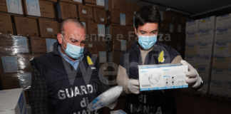 Importavano mascherine dichiarando di donarle alla comunità, ma le vendevano con pesanti ricarichi
