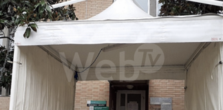 Massa Lombarda: attese all’ingresso della Medicina di Gruppo, un gazebo per alleviare i disagi dei cittadini
