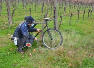 Brutta caduta sull’asfalto, ciclista viene soccorso dall’elicottero