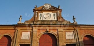 Al Pavaglione di Lugo feste e sirene che suonano alle 18, il sindaco Ranalli: “Siamo alla cialtroneria più totale”