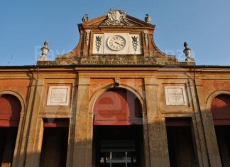 Al Pavaglione di Lugo feste e sirene che suonano alle 18, il sindaco Ranalli: “Siamo alla cialtroneria più totale”