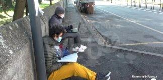 Scuola, continua la protesta degli studenti contro la didattica a distanza: speranze per il ritorno in classe il 7 gennaio