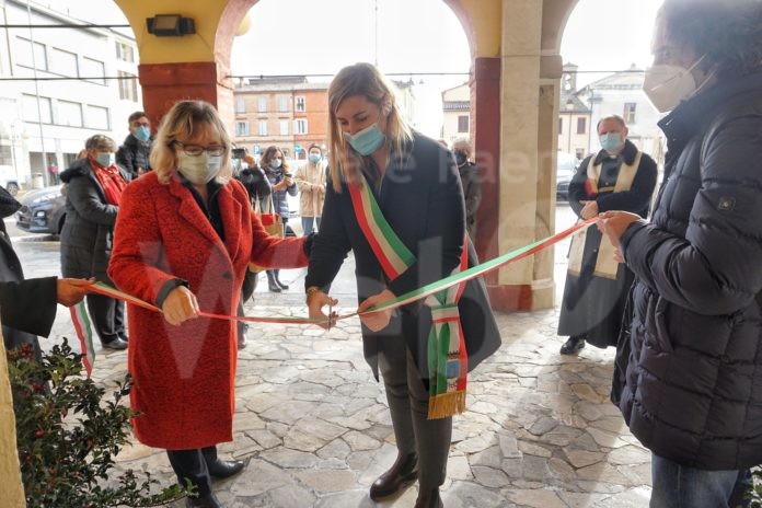 CS_104_Russi, taglio del nastro per gli appartamenti protetti di piazza Farini - Foto di Gianni Zampaglione