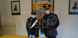 Festa in casa a Cervia: i carabinieri trovano 100 g di marijuana e multano i presenti