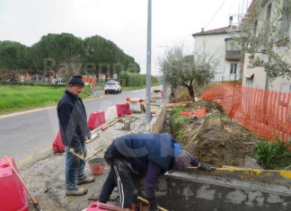 Proseguono i lavori alla ciclabile di via Ospitalacci: in fase di realizzazione il marciapiede