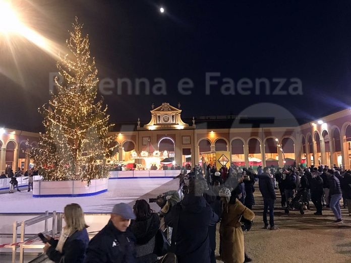L'accensione dell'albero del 2019
