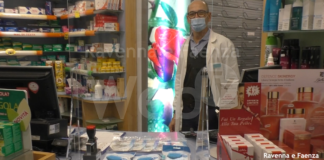 Una “mascherina sospesa” per i senzatetto: l’iniziativa solidale lanciata da Avvocato di Strada