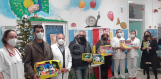 Una donazione di giocattoli per i bambini che trascorreranno il Natale in ospedale