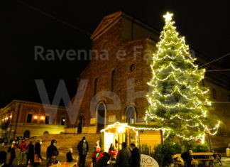 Per il Natale di Faenza arrivano in centro anche gli artisti di strada