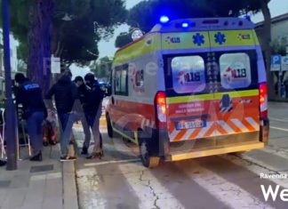 Colpito con un pugno da un amico mentre è al bar: ricoverato in gravi condizioni al Bufalini