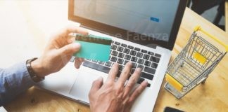 Shopping natalizio online: i consigli della Polizia per evitare le truffe