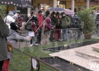 Anche la Fontana Monumetale diventa un gioco per i bambini