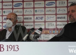 Manifesti funebri contro la società, botte contro il pullman a fine partita e insulti, il Ravenna FC: “Questi non sono tifosi, stiamo valutando azioni legali”