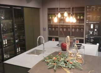 Aran Cucine inaugura a Faenza il nuovo punto vendita sfidando la crisi