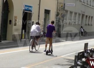 Monopattini, Corsini: “Occorre legge che renda obbligatori assicurazione, frecce, casco e targa”