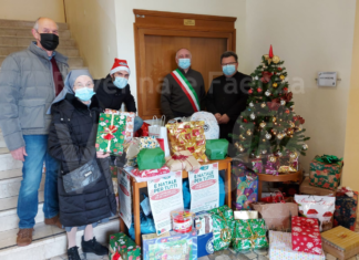 Natale di solidarietà a Solarolo: raccolti vestiti, giocattoli e generi alimentari