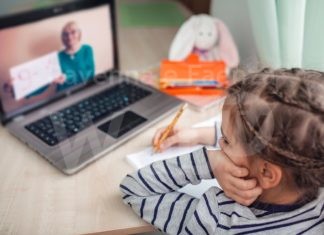 Digitale, estesi i contributi per la connessione internet e l’acquisto di un pc o un tablet: chi può richiedere i voucher