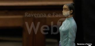 Statua di un’infermiera donata da Confartigianato e Coldiretti per il presepe della diocesi di Faenza-Modigliana