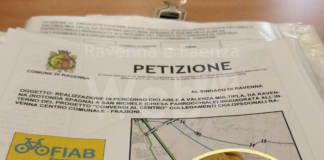 Presentata la petizione per la ciclabile di San Michele