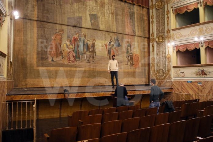 Alessandrini platea e sipario - riprese Regione Teatro