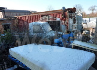 Rifiuti elettronici, veicoli fuori uso, mobili e 66 biciclette: scoperta nelle campagne di Russi una discarica abusiva