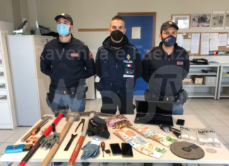 Furto aggravato al supermercato, tre giovani finiscono in carcere