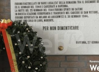 Giorno della memoria: una medaglia d’onore per i ravennati deportati nei lager nazisti, e in stazione si ricorda chi è partito per Auschwitz senza mai fare ritorno