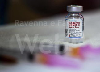 Vaccinazioni: confermati gli open day già programmati, ma con esclusivo utilizzo di Pfizer e Moderna