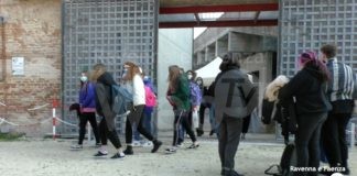 Rientro a scuola per gli studenti delle superiori: “Speriamo che almeno non ci chiudano subito”