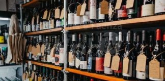 Confesercenti: “Il divieto dell’asporto dopo le 18 penalizza ingiustamente i negozi di vini e bevande”