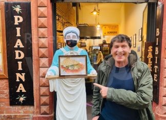 Gianni Morandi e la moglie in visita a Ravenna: “Naturalmente abbiamo mangiato la piadina romagnola”