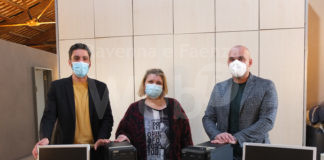 Azienda faentina dona dieci computer a famiglie bisognose