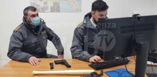 Durante una lite, minaccia di uccidere con una pistola giocattolo: 31enne denunciato