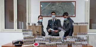 GDF: Denunciati per furto e contrabbando di sigarette due dipendenti di una società di logistica del porto