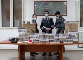 GDF: Denunciati per furto e contrabbando di sigarette due dipendenti di una società di logistica del porto