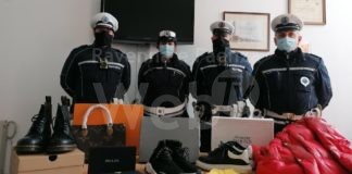 Vendevano borse, scarpe e piumini di lusso sul web, ma erano dei falsi: indagati due ravennati