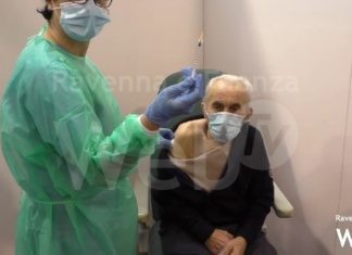 La richiesta: il personale sanitario non vaccinato non sia impegnato nella campagna vaccinale