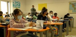 Falcinelli (Pres. Ordine dei Medici): “La vaccinazione del personale scolastico non inizierà lunedì, ma l’1 marzo”