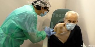 Centri vaccinali aperti durante le feste: accesso libero nei pomeriggi del 25 dicembre e dell’1 gennaio