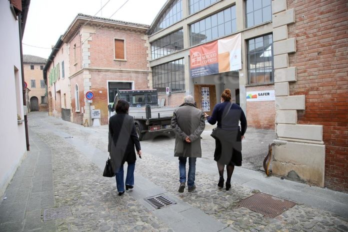 via Baracca ingresso ex mercato coperto