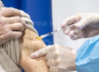 Covid, confermata l’efficacia dei vaccini: in Emilia-Romagna a settembre copertura dell’’82% contro i contagi