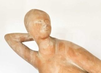 Una scultura di Emilio Greco nei depositi del Mar