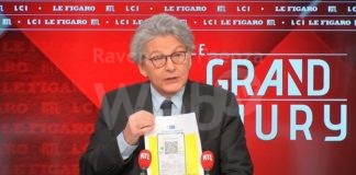 Breton: «Verso l’immunità in Ue il 14 luglio» E mostra il “passaporto sanitario”