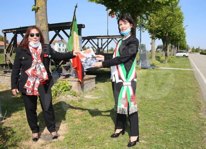 Fantoni e sindaca - 1