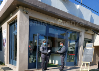 GDF: Sanzionate 23 persone sorprese a pranzare all’interno di un ristorante del lungomare di Cervia