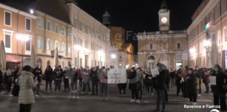 Scuole chiuse e didattica a distanza, esposto in procura da parte dei genitori