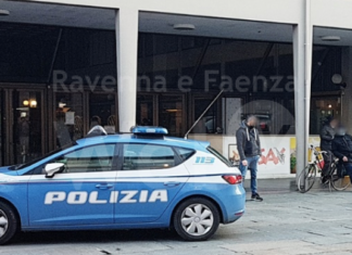 Lugo, galleria ex Cassa di Risparmio: 8 ragazzi sorpresi dalla Polizia a bivaccare e consumare alcolici