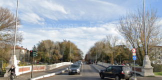 Rilievi al Ponte delle Grazie: modifiche alla viabilità martedì