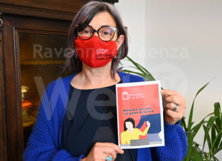8 marzo: la Cgil di Ravenna distribuisce nei luoghi di lavoro una guida per difendersi dalle molestie sessuali