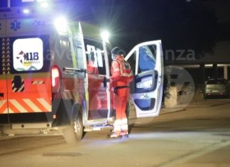 La Polizia interviene per sedare una lite: due pregiudicati denunciati per lesioni aggravate